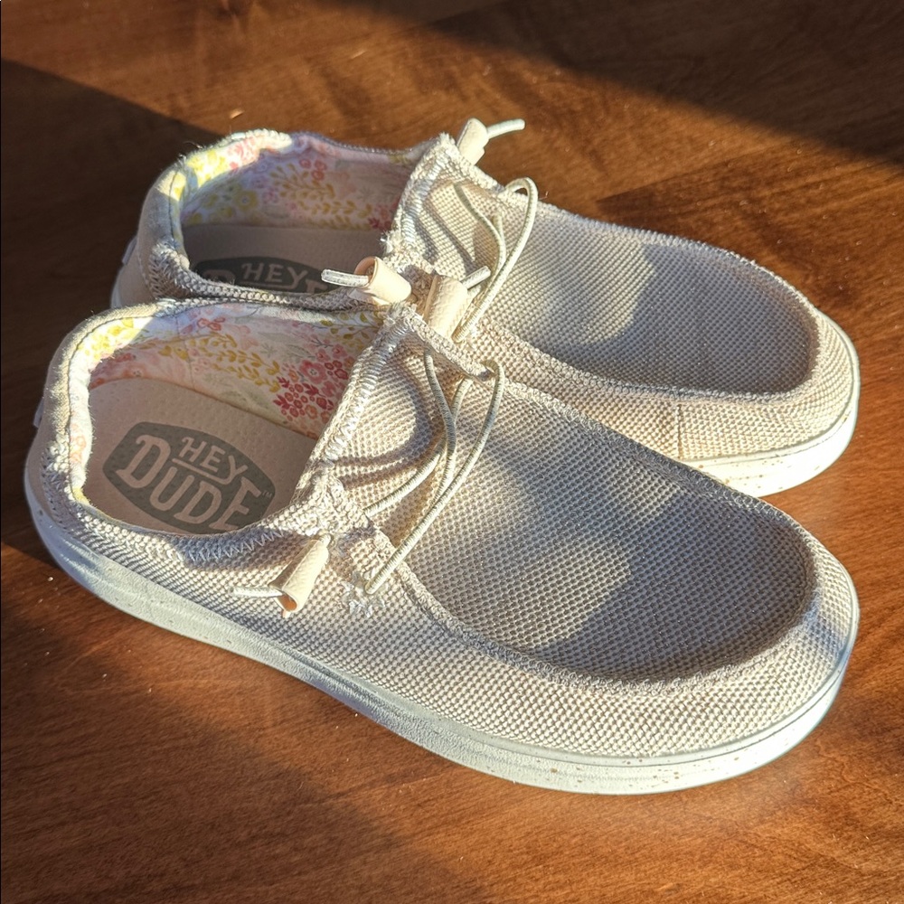 Hey Dude Women's Wendy Rose Stretch in Dove